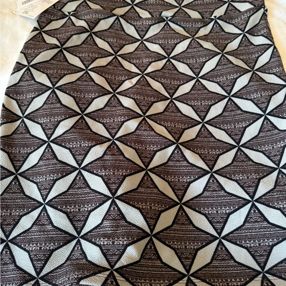 Geometric Patterned Pencil Skirt NWT Lularoe Cassie 2X